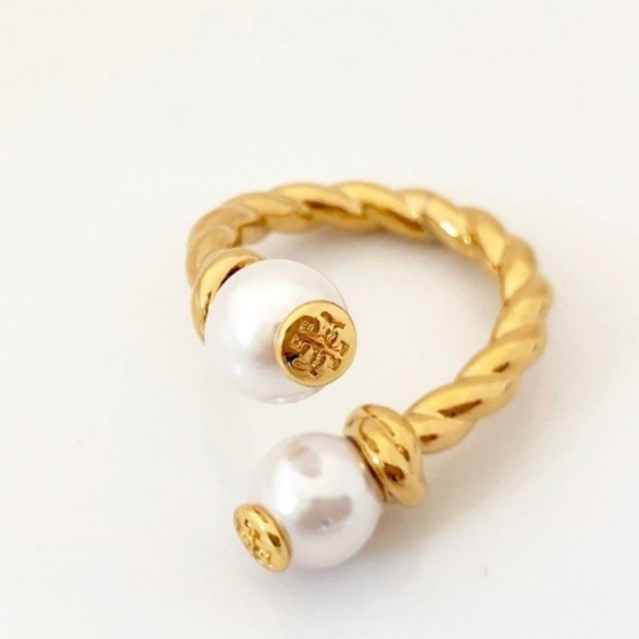★ Tory Burch Rope Logo Faux Pearl Gold Ring Size 8 - Picture 4 of 7